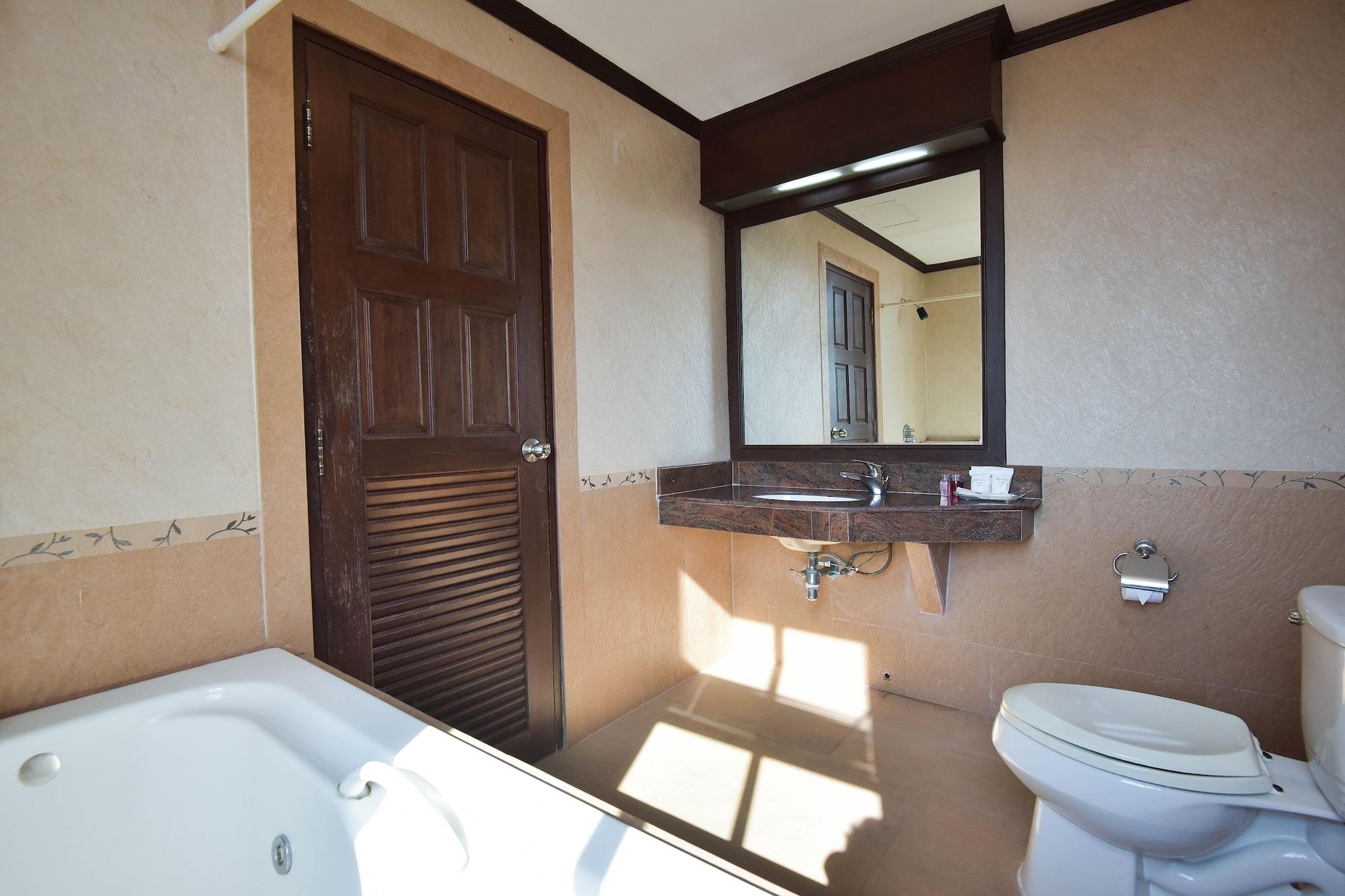 Phuket Oyo 389 Sira Boutique Residence מראה חיצוני תמונה